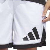 Shorts Uomo Adidas Badge of Sport Bianco Nero | NonSoloSport