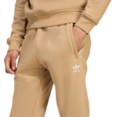 Pantalone Jogger Uomo Adidas Trefoil Essentials Marrone | NonSoloSport