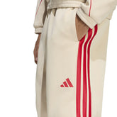 Pantalone Jogger Uomo Adidas Stadium Beige Rosso | NonSoloSport