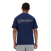 T-Shirt Uomo New Balance Athletics Flocked Blue Navy | NonSoloSport