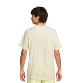 T-Shirt Uomo Nike Cotone Small Logo - Nsw Club Bianco Crema | NonSoloSport
