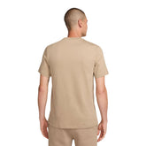 T-Shirt Uomo Nike Cotone Small Logo - Nsw Club Grigio Tortora | NonSoloSport