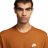 T-Shirt Uomo Nike Sportswear Club Arancione | NonSoloSport