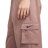 Pantalone Donna Nike Woven Cargo Hr Essential Viola Platino | NonSoloSport