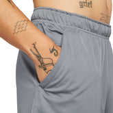 Short Uomo Nike Knit Dri-Fit Totally 9 Inc Grigio | NonSoloSport