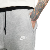 Nike Pantaloni Sportswear Tech Fleece Uomo Grigio Nero | NonSoloSport