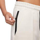 Pantalone Donna Nike Sportswear Tech Fleece Bianco | NonSoloSport