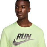 T-Shirt Uomo Nike Miler Run Energy Giallo Fluo | NonSoloSport