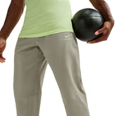 Pantalone Uomo Nike Pro Training Verde Militare | NonSoloSport