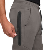 Pantaloni Jogger Uomo Nike Tech Grigio | NonSoloSport