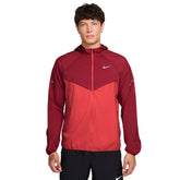 Giacca Uomo Nike Stride Repel UV Rosso | NonSoloSport