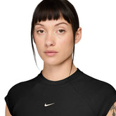 T-Shirt Donna Nike Sportswear Chill Knit Nero | NonSoloSport