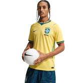 Maglia Calcio Uomo Nike Brasile 2026 Stadium Home Giallo Verde | NonSoloSport
