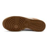 Sneakers Donna Nike Dunk Low Suede Beige Marrone | NonSoloSport