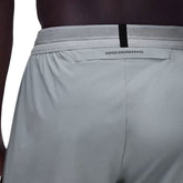 Shorts Uomo On 7" Performance Grigio | NonSoloSport