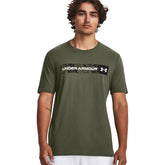 T-Shirt Uomo Under Armour Stipe Logo Chest Verde Olive | NonSoloSport