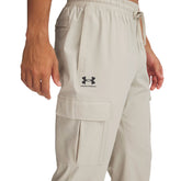 Pantalone Cargo Uomo Under Armour Vibe Woven Beige Nero | NonSoloSport
