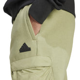 adidas Pantaloni City Escape Fleece Uomo Verde | NonSoloSport