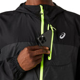 Giacca Uomo Asics Fujitrail Packable Nero | NonSoloSport