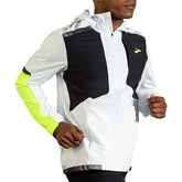 Brooks Giacca Carbonite Jacket Uomo Grigio Nero | NonSoloSport