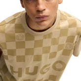 T-Shirt Uomo Hugo Stampa Scacchiera Beige | NonSoloSport