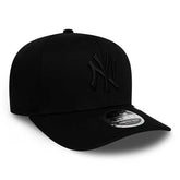 New Era Cappello 9Fifty Stretch Snap NY Yankees Tonal Nero | NonSoloSport