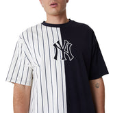 New Era T-Shirt New York Yankees MLB Half Striped Uomo Nero Bianco | NonSoloSport