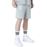 Shorts Uomo New Era New York Yankees Essentials Verde | NonSoloSport