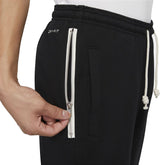 Nike Pantaloni Dri-FIT Standard Issue Uomo Nero | NonSoloSport