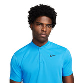 T-Shirt Uomo Nike Nkct Dri Fit Blade Solid Azzurro | NonSoloSport