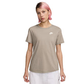 T-Shirt Donna Nike Sportswear Club Essentials Beige | NonSoloSport
