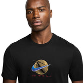 T-Shirt Uomo Nike Basket Dri-FIT Nero | NonSoloSport