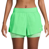 Shorts Donna Nike Swift Verde Fluo | NonSoloSport