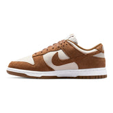 Sneakers Donna Nike Dunk Low Suede Beige Marrone | NonSoloSport